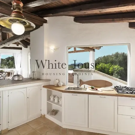 Villa Riva -Newly Refurbished- Few Meters From Sea Olbia