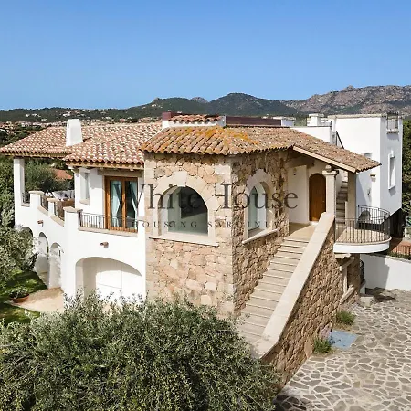 Villa Riva -Newly Refurbished- Few Meters From Sea Olbia